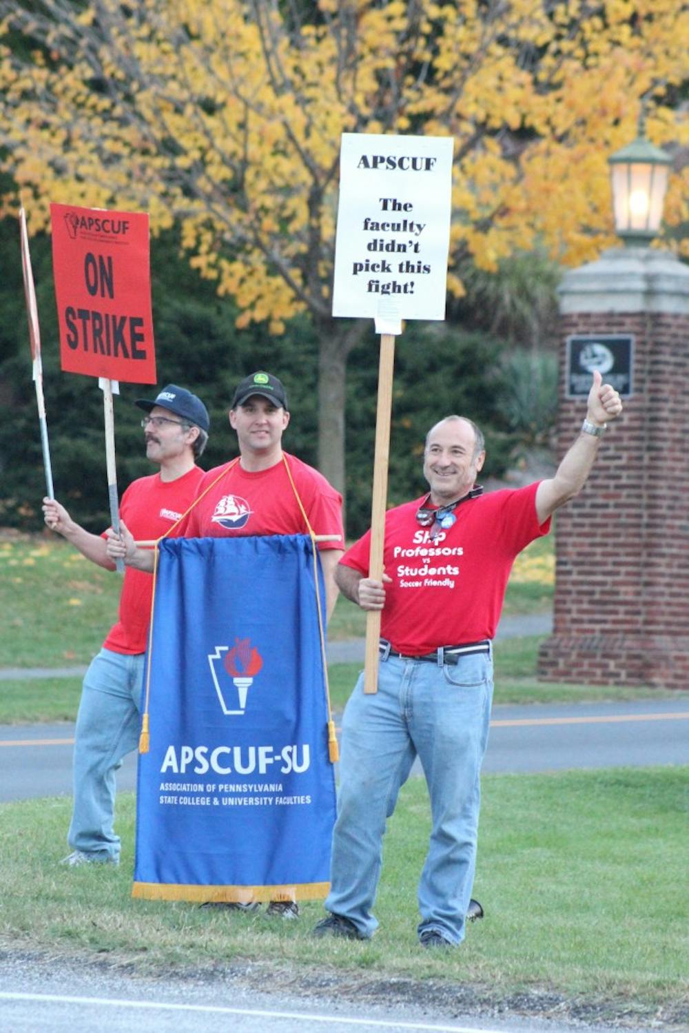 Faculty strike for contract