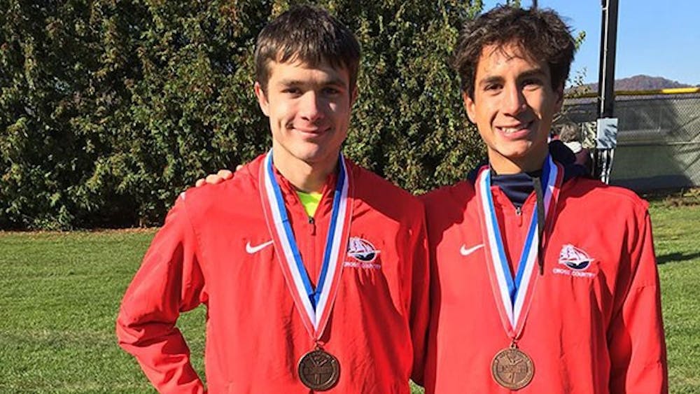 Men’s cross country places fourth at Atlantic Regionals; Macknair, Hunt qualify for nationals