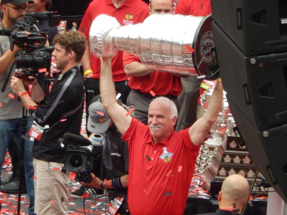 Blackhawks coach gets 783rd win, second-highest in NHL history