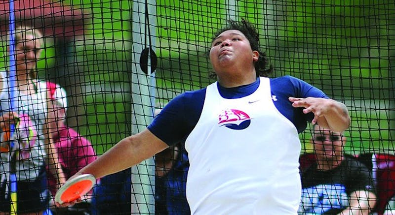 Tamara Ovejera broke the SU record in the discus, one that she already owned after breaking a 32-year-old record in 2016.