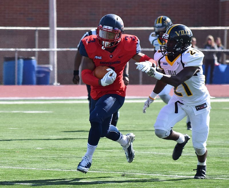 SU’s Charles Headen III catches a pass in the first quarter against Millersville University in a 51–14 win over the Marauders on SU’s 2017 homecoming.