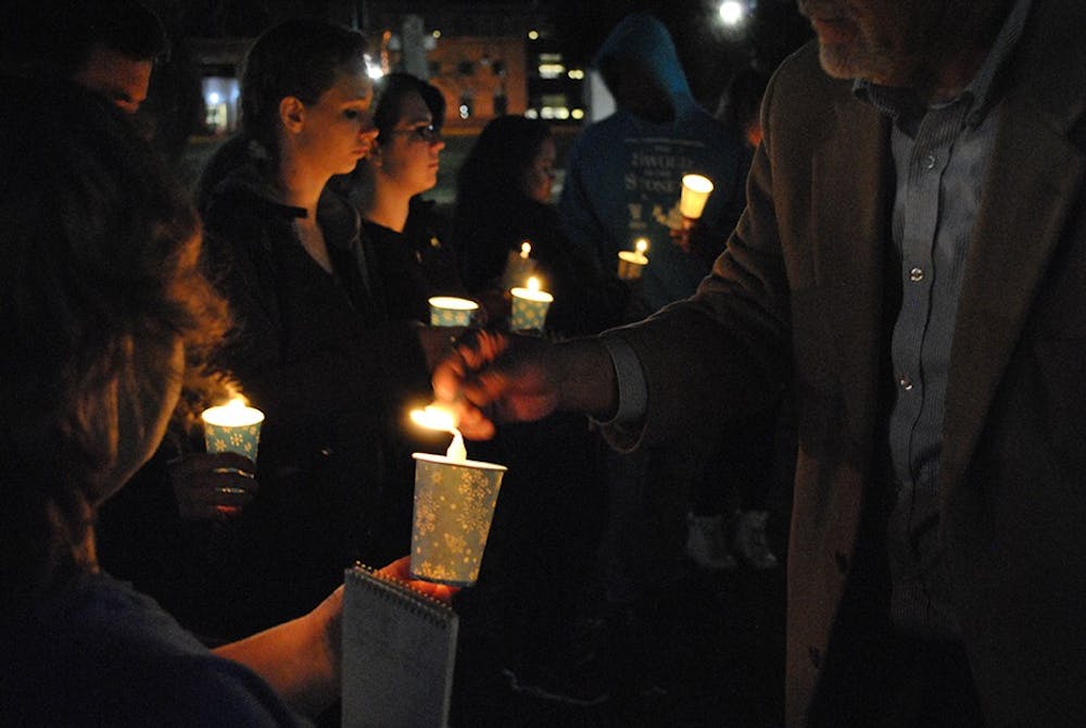 SU holds vigil in remembrance of Paris attacks