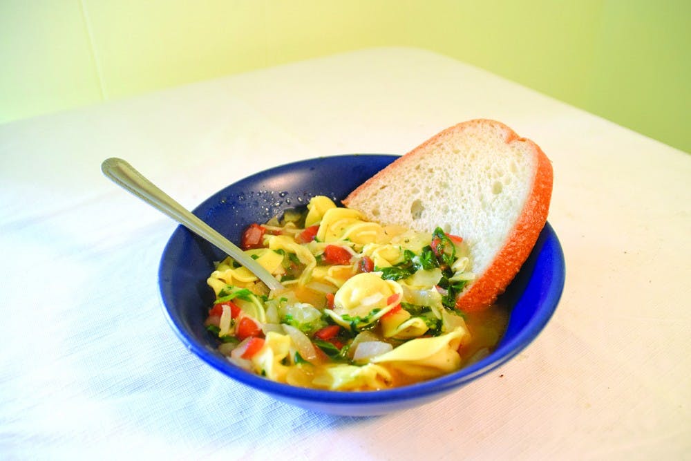 How to make spinach, tomato and tortellini soup 