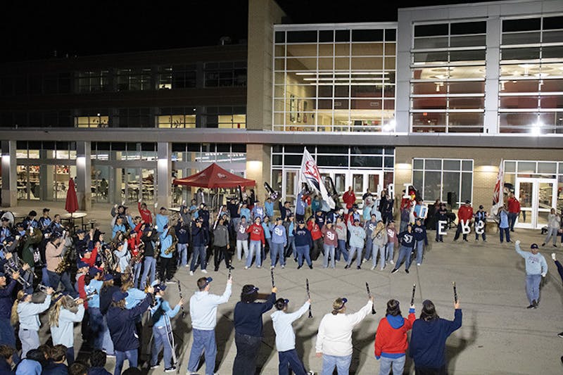 SU students gather in the CUB Amphitheater for the Homecoming Pep Rally.  