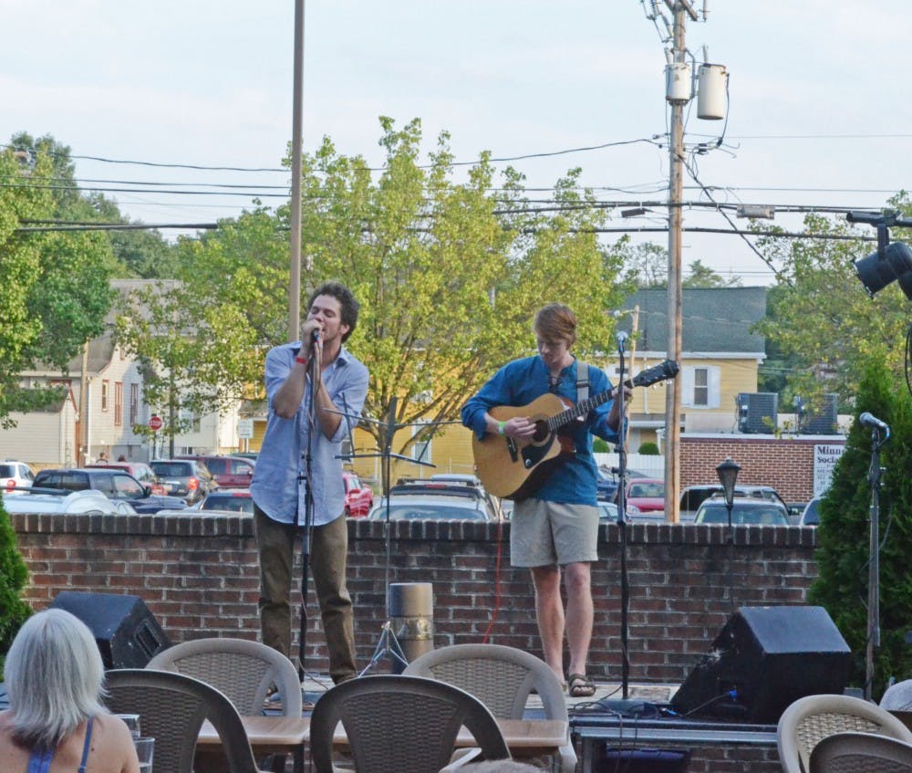 University Grille ends summer with last singer-songwriter showcase of the year