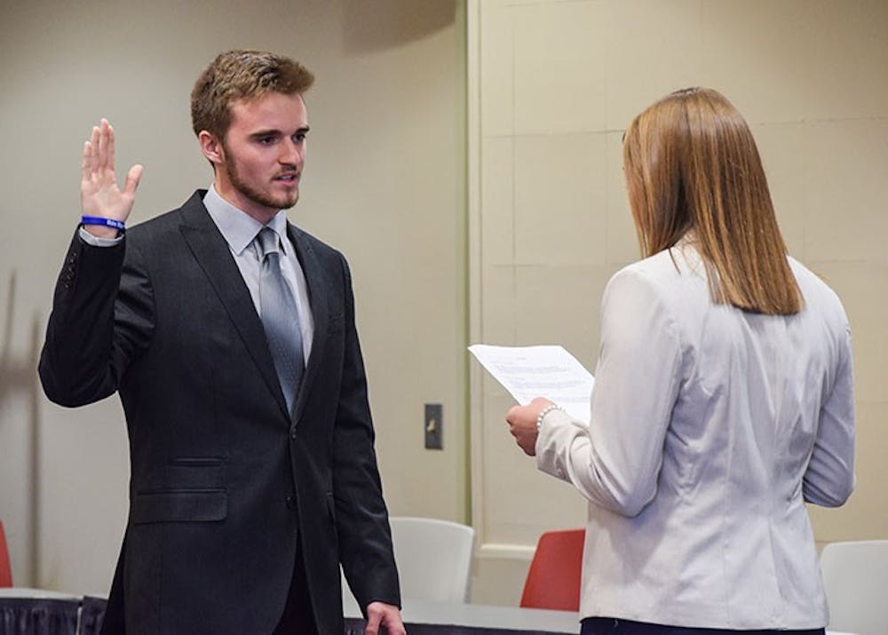 Student government swears in new members