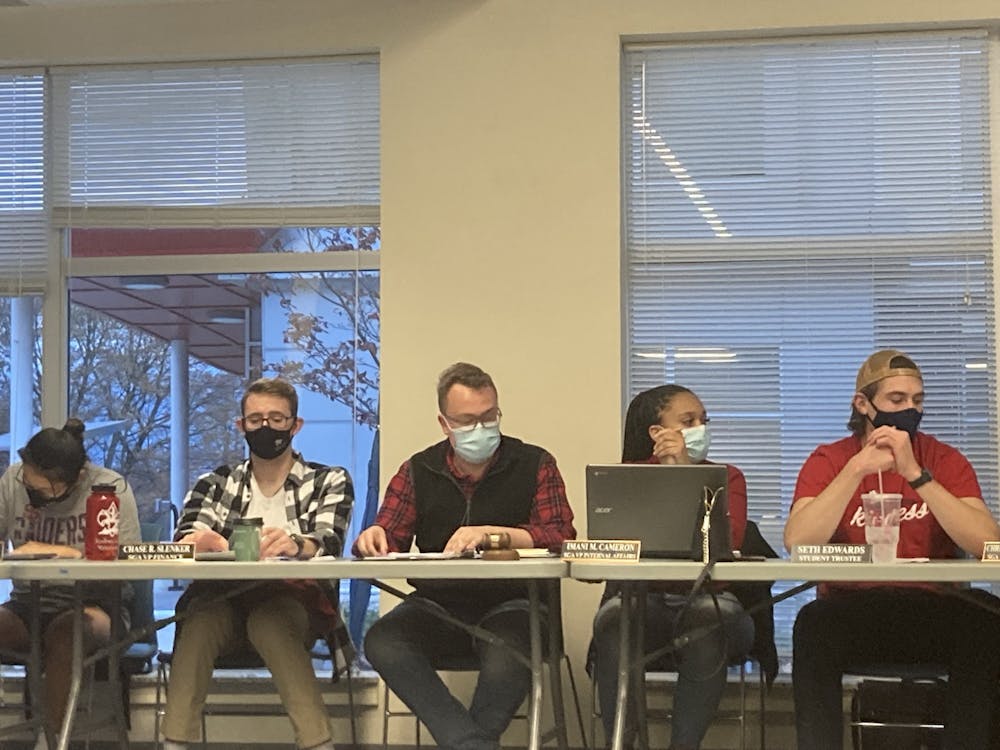 SU’s Student Government Association holds its final meeting for the fall 2021 semester