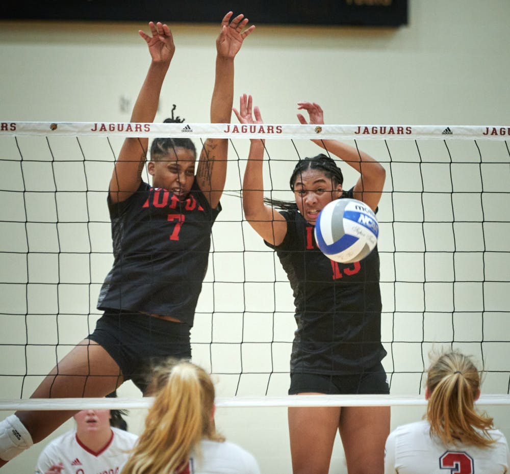 LadyJag-Vball-vs-RMC-7