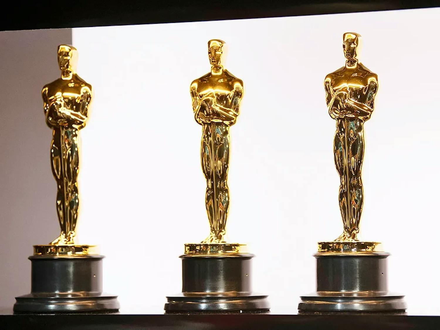 Oscars-Statuettes-on-Display-GettyImages-1205157221-H-2022.jpg.webp