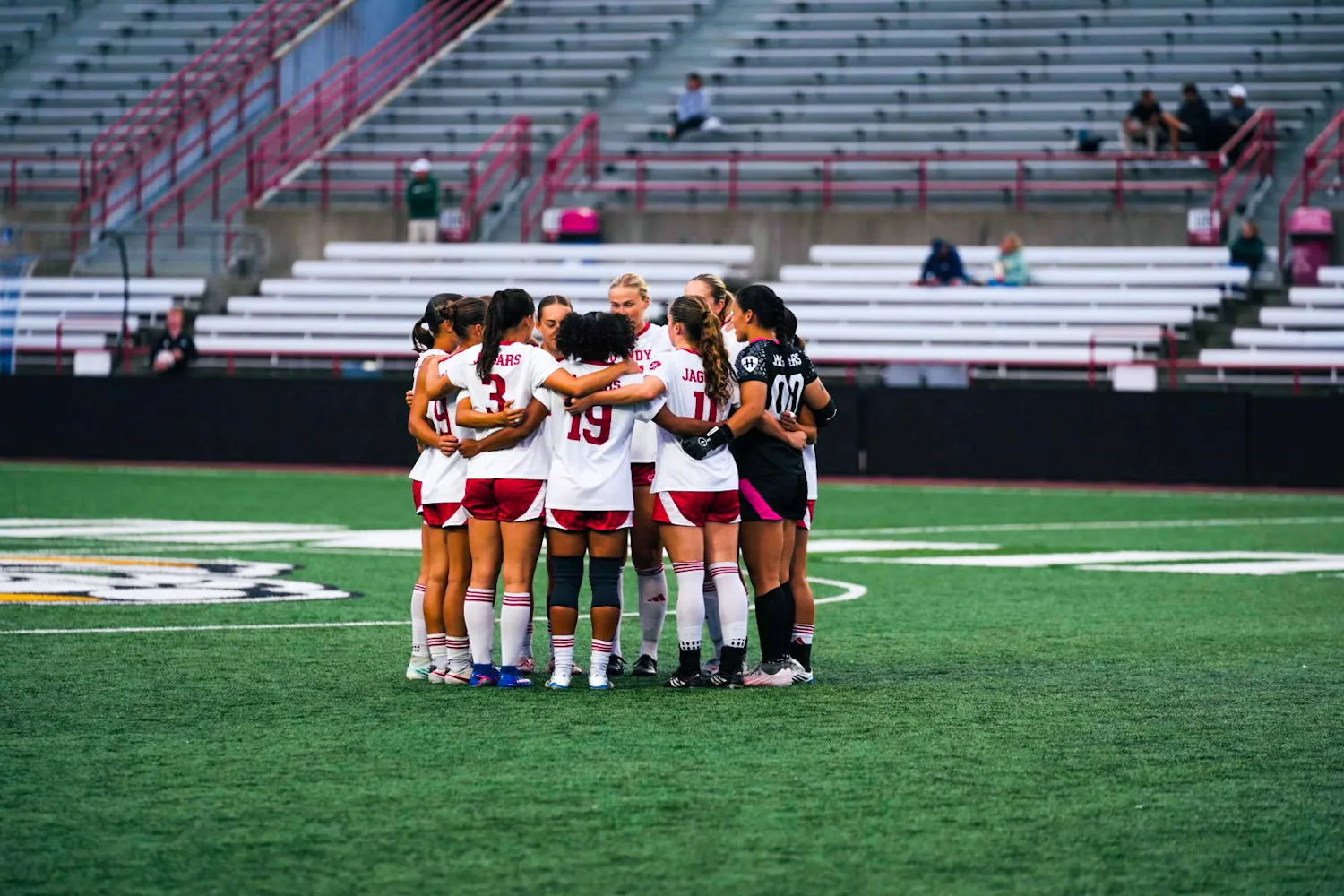 IU_Indy_WSoc_huddle_Wright_State.cleaned.png