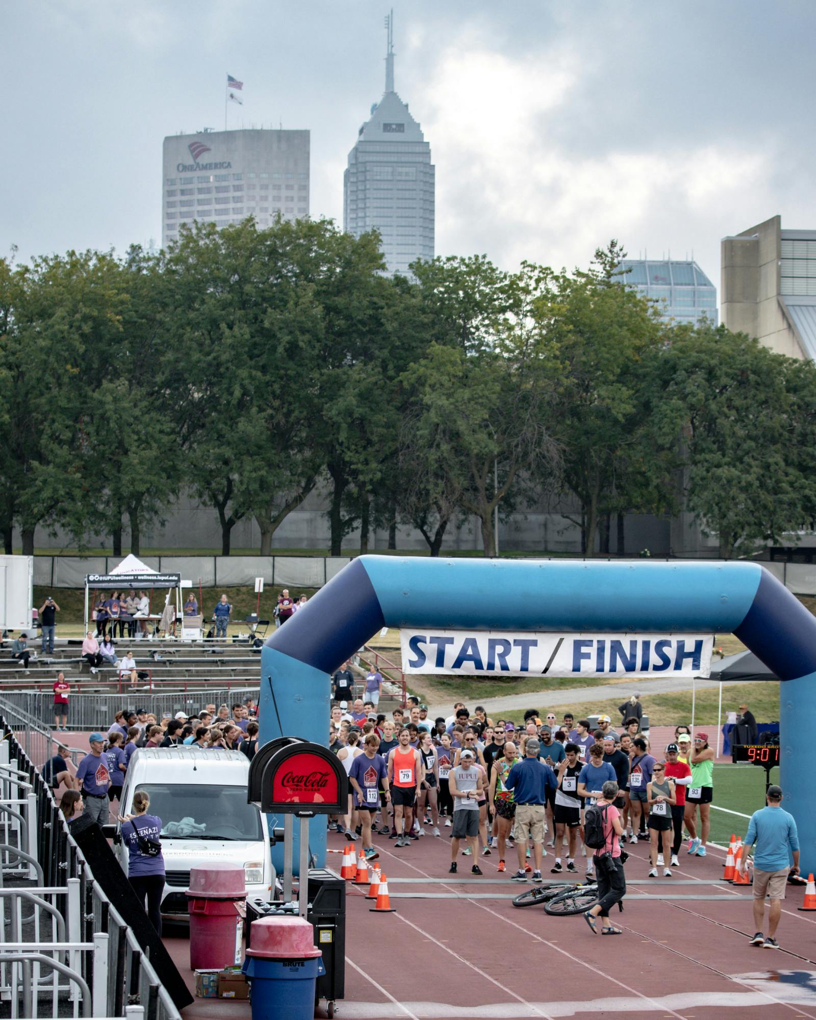 Runners prepare to begin the 5K at 9:00 am