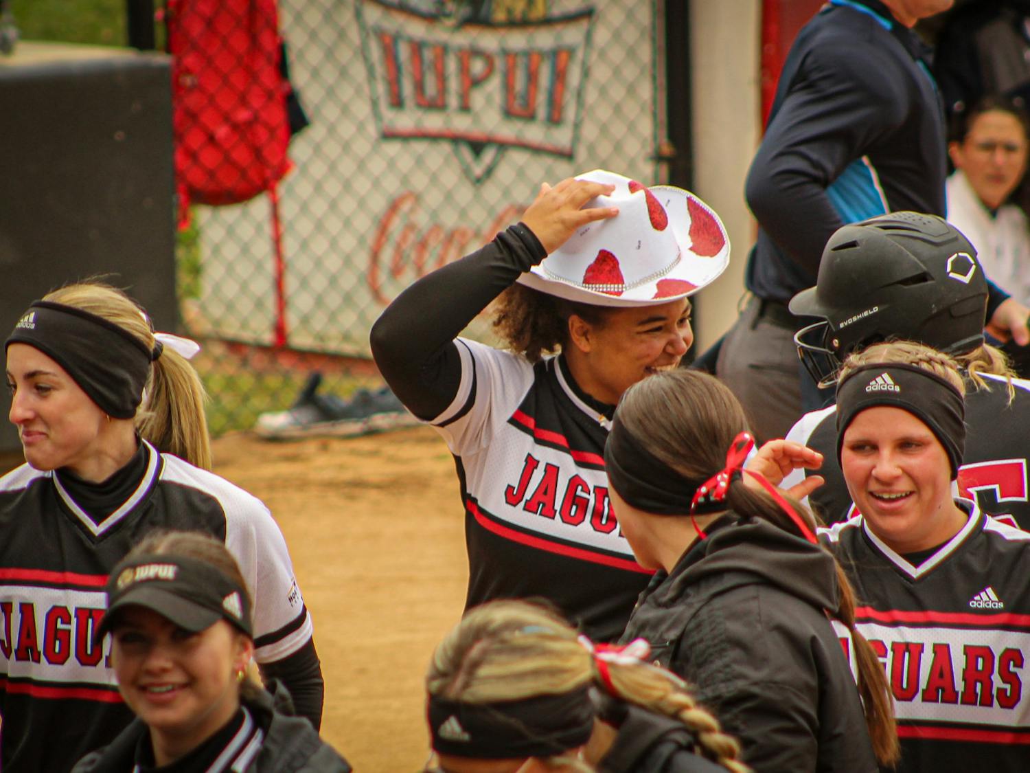 Jags Softball Split a Doubleheader with the Colonials