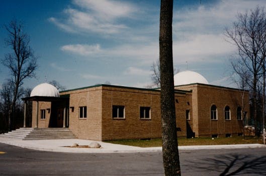 Masjid Al-Fajr Side View.jpg