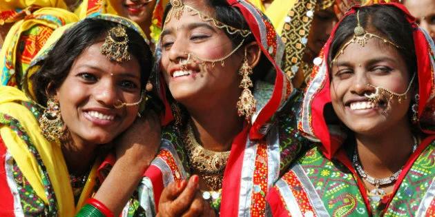 india-traditional-clothing-shutterstock.png