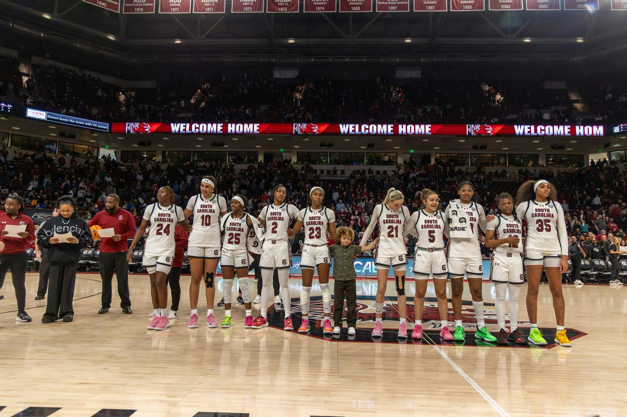 PHOTOS: Gamecock Women's Basketball Defeats Bulldogs To Remain ...