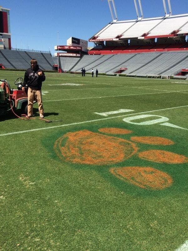 	USC strength and conditioning coach Joe Connolly posted this photo of the tiger paw, whose creator is not yet known, on Twitter Thursday.