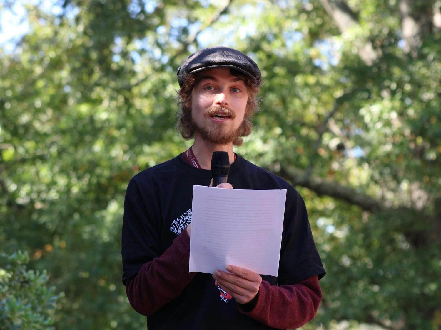 Russell Facemire of the school of visual arts and design talks about the need for fair wages at the USC Worker Speak-Out event on Oct. 26, 2023. The United Campus Workers at USC called on university President Amiridis to raise wages for university workers.