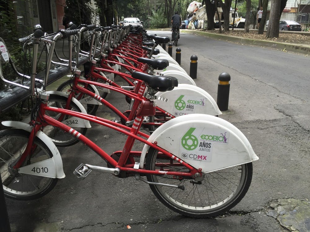 Red bikes from EcoBici, a bicycle sharing system, are a common sight on the streets of Mexico City. (Kavita Kumar/Minneapolis Star Tribune/TNS)