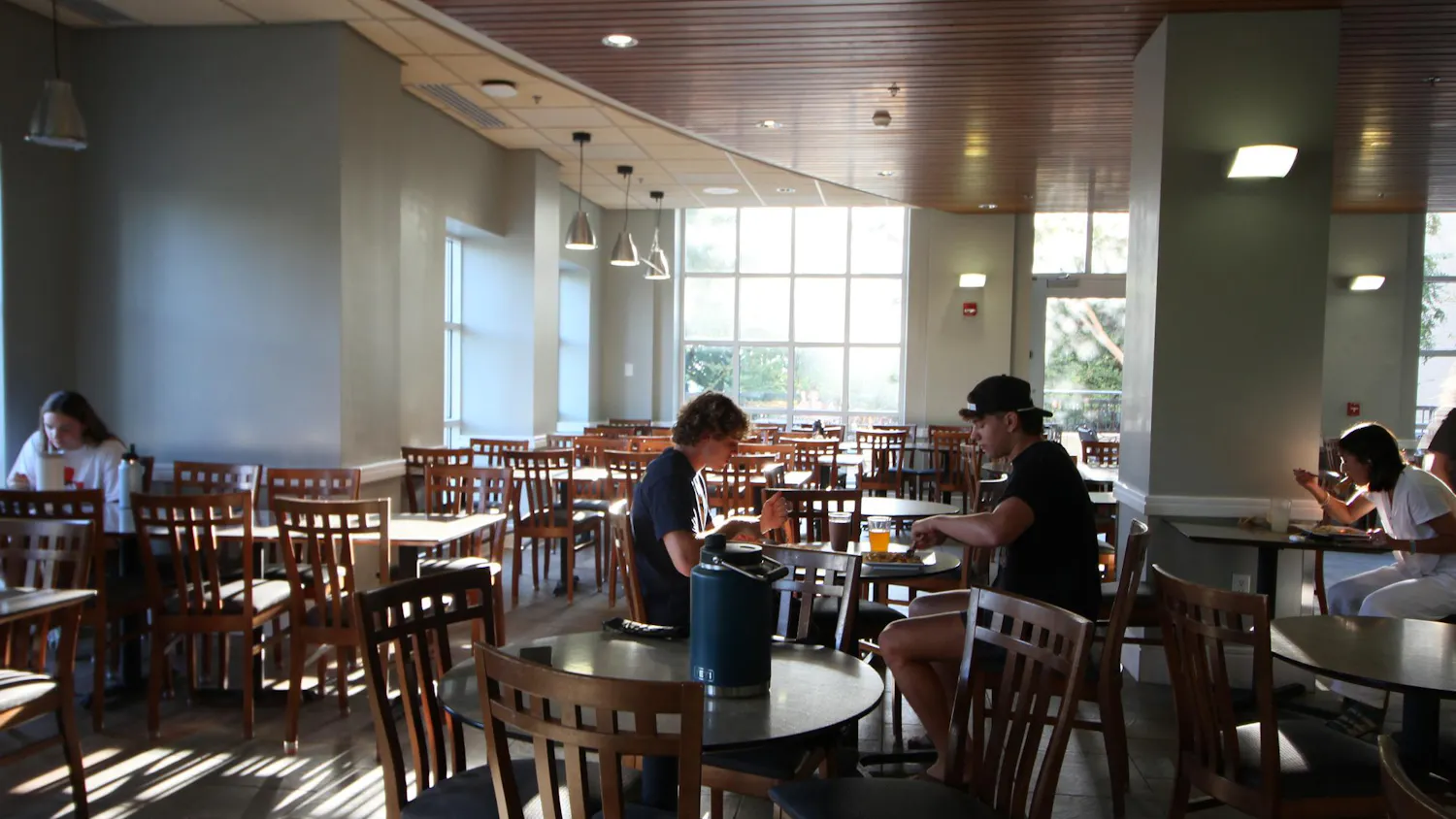 Students sit down to eat at the University of South Carolina’s Honeycomb Café on Oct. 6, 2024. The dining hall served items such as meatball subs, chicken parmesan and beef goulash on that day.