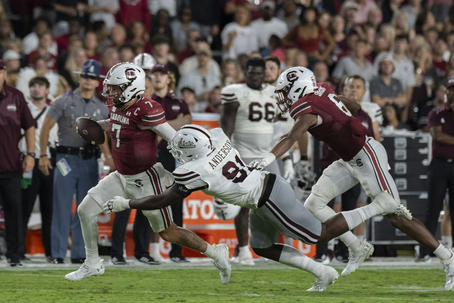 South Carolina defeated Mississippi State 37-30 Saturday in a back and forth game at Williams-Brice Stadium. This victory puts the Gamecocks at 2-2 for the 鶹С򽴫ý.