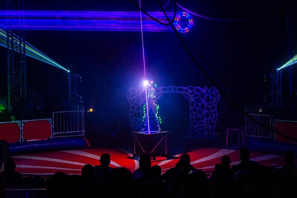 circus-at-the-fair-2023-xavier-martin-20231018-0245