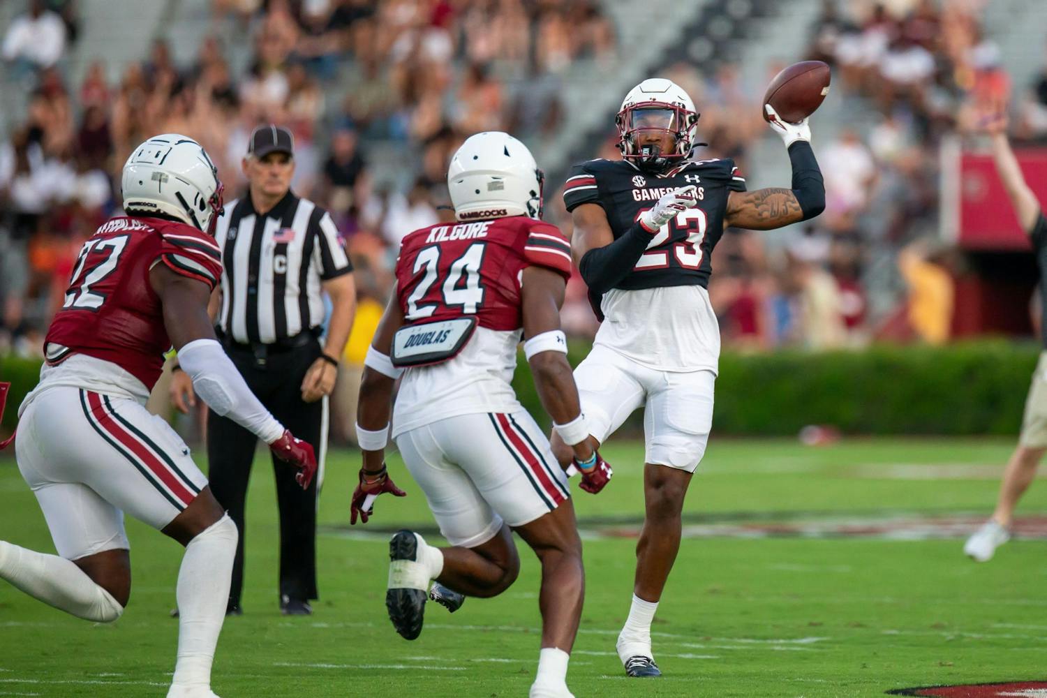 Redshirt sophomore defensive back Gerald Kilgore looks for the open pass downfield during the 2024 Garnet &amp; Black Spring Game at Williams-Brice Stadium on April 20, 2024. The 2024 season will be Kilgore’s first with the ɫɫƵs after he played two seasons at Tennessee Tech.