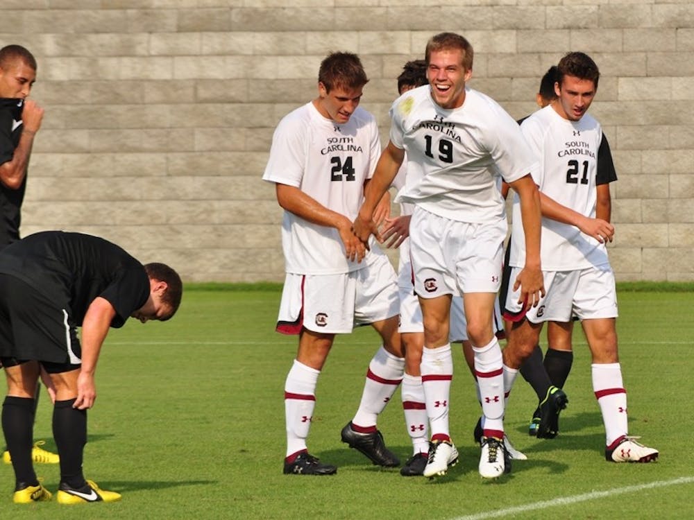 Sophomore Hunter Wyer (19) scored USC’s first goal of the match in the 39th minute on a header to the right side.