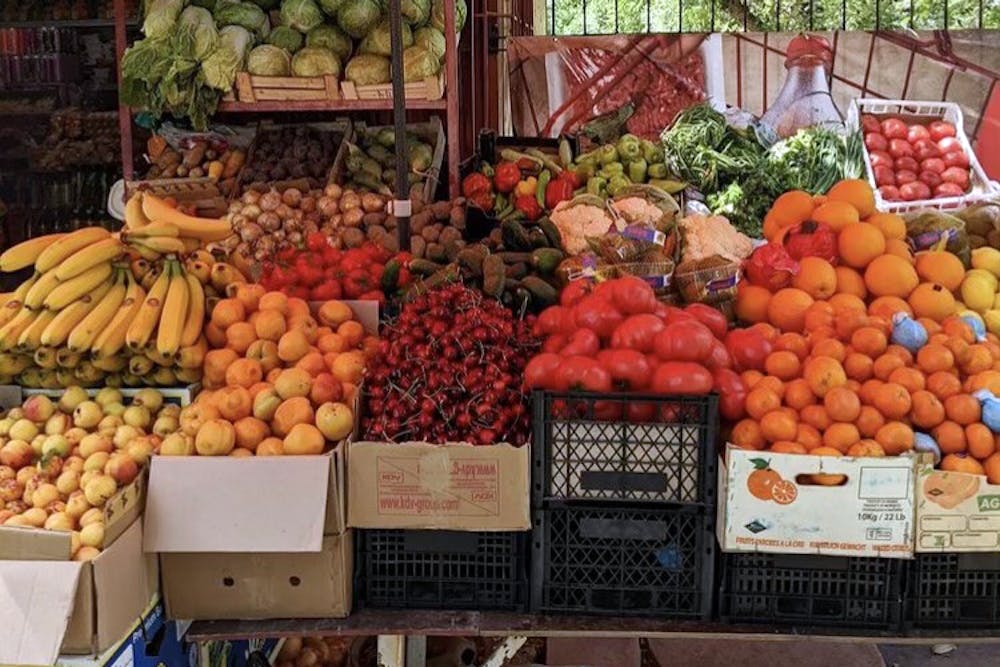 <p>Fruit on sale at the Dordoi Bazaar in Bishkek, Kyrgyzstan. Many countries prioritize healthy and fresh food, especially fruit.</p>
