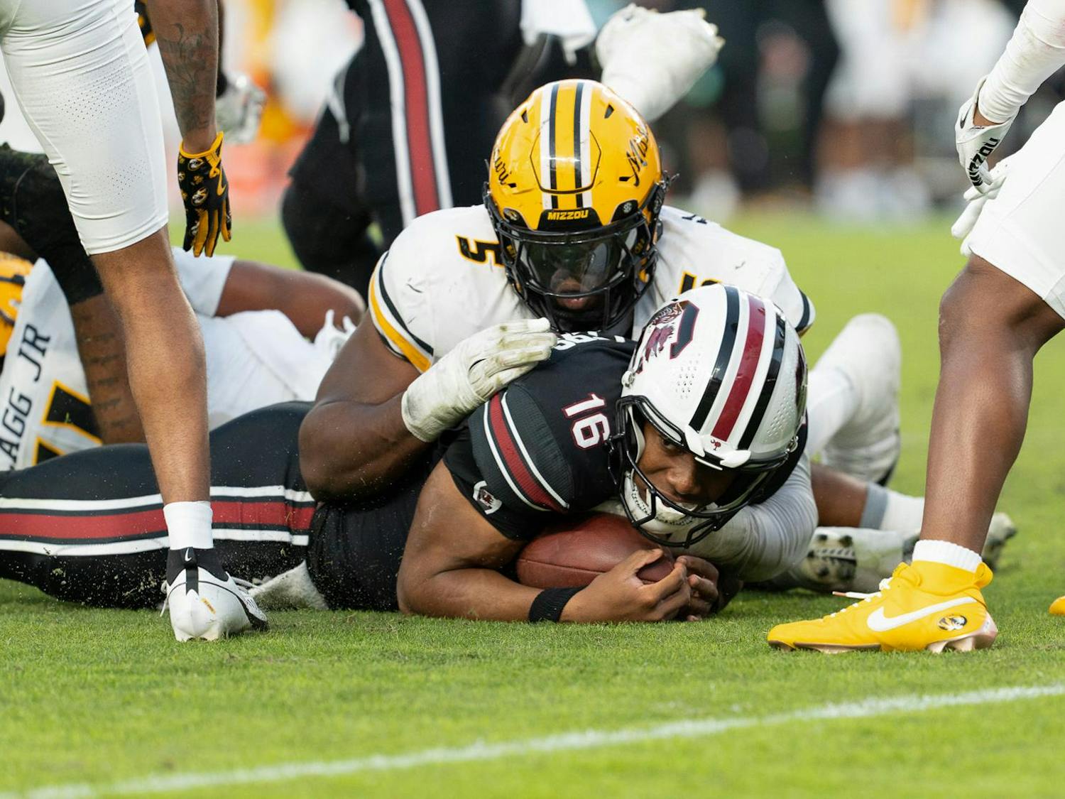 The No. 21 South Carolina Gamecocks took down the No. 23 Missouri Tigers in its second-to-last home game of the season on Nov. 16, 2024, at Williams-Brice Stadium. The Gamecocks defeated the Tigers 34-30, bringing its season record to 7-3 (5-3 SEC). South Carolina only have two more regular-season games left. Next weekend, the team will take on Wofford College in its last home game of 2024, and then it will head on the road to take on No. 20 Clemson on Nov. 30.