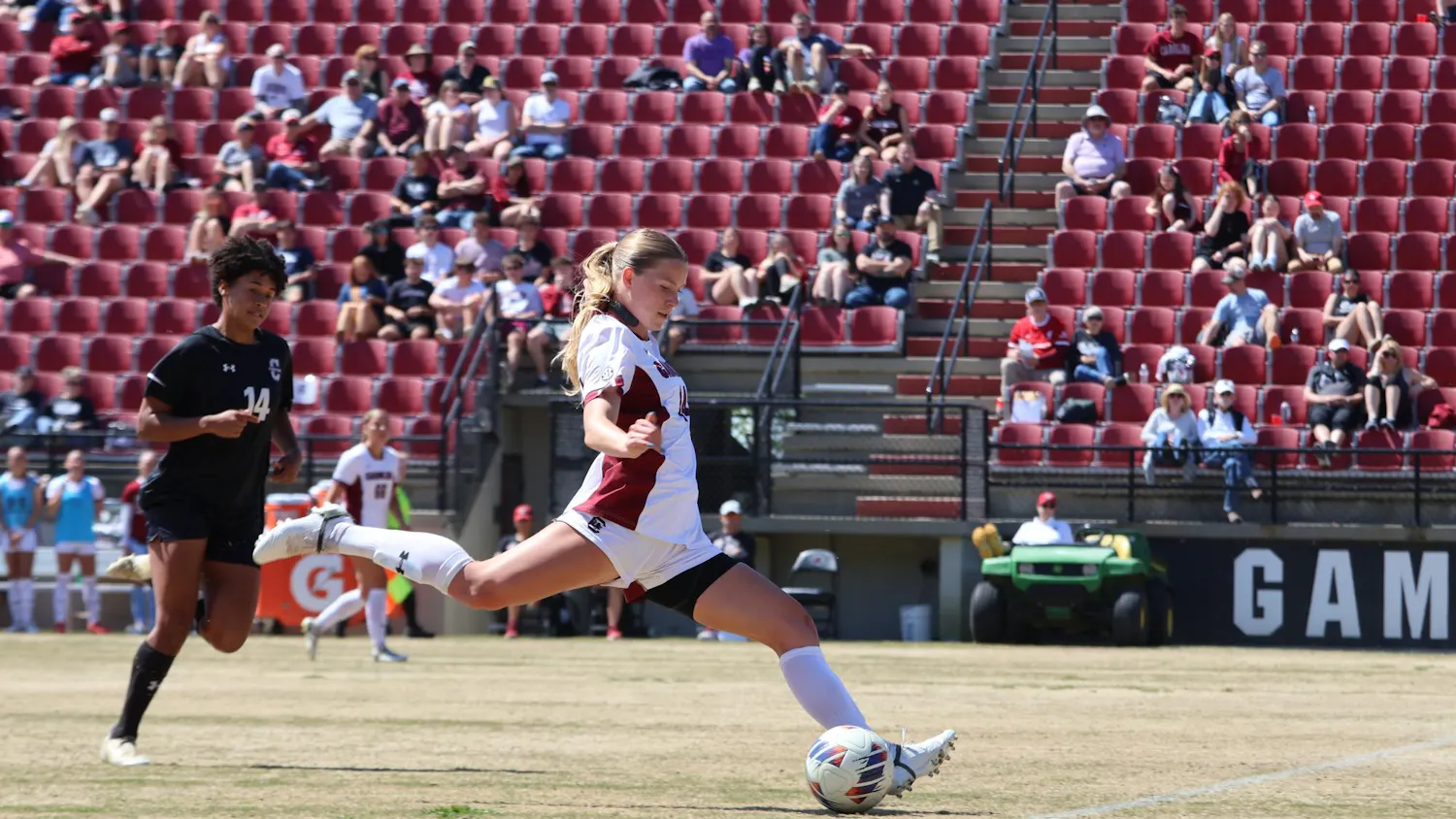 Junior defender Taylor Bloom sends a ball deep against College of Charleston on March 23, 2025. During the second of five spring scrimmages, the Gamecocks continue to improve for the fall season.