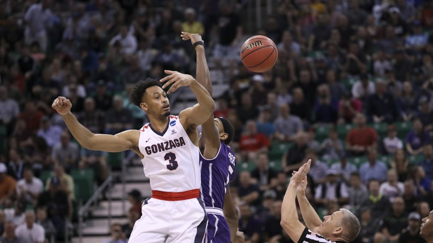 Gonzaga's Johnathan Williams (3) gets the tip-off over Northwestern's Dererk Pardon during the first half in the second round of the NCAA Tournament at Vivint Smart Home Arena in Salt Lake City on Saturday, March 18, 2017. Gonzaga advanced, 79-73. (Armando L. Sanchez/Chicago Tribune/TNS)