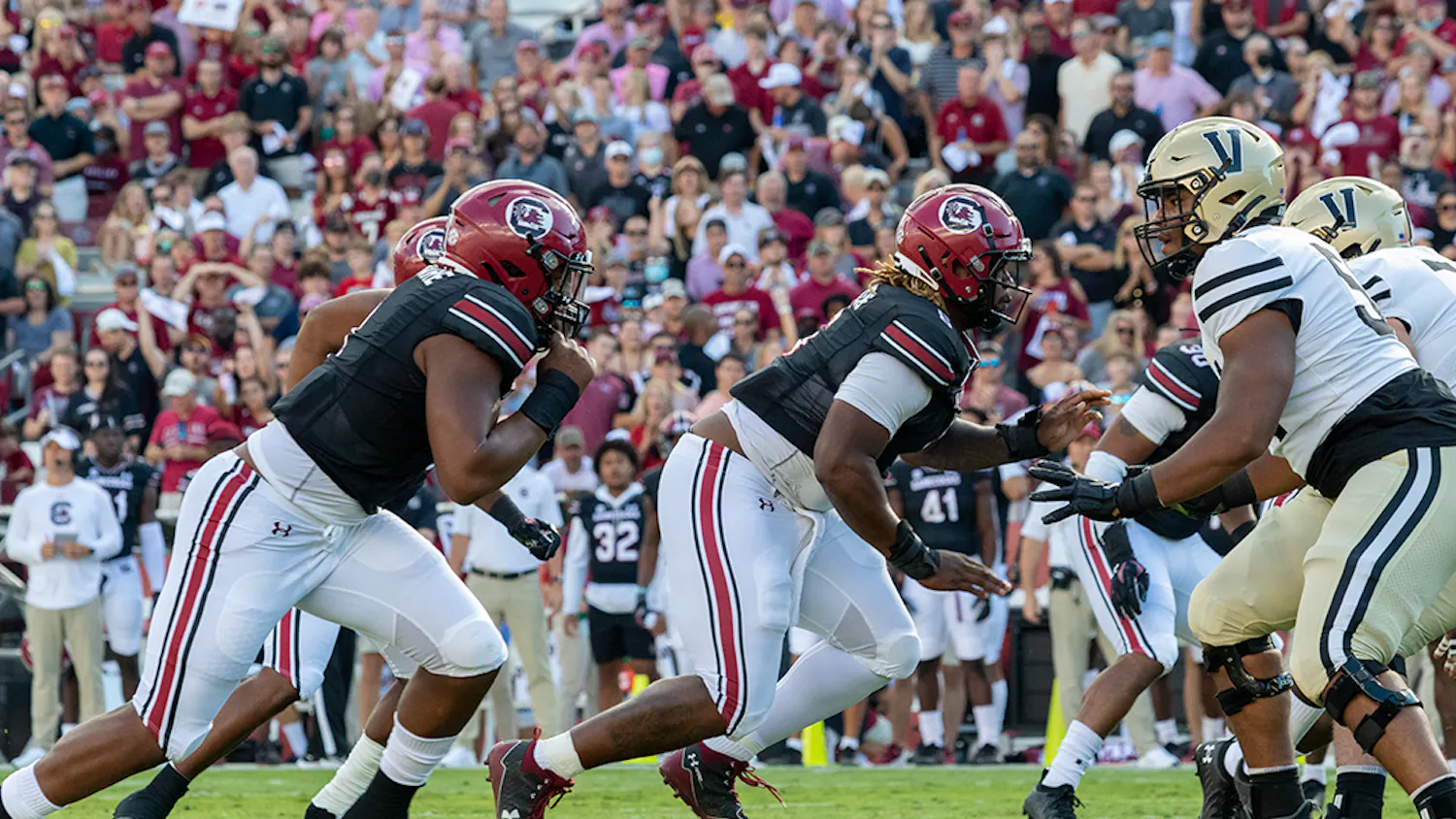 The Gamecock defense goes up against Vanderbilt's offensive line Oct. 16, 2021.