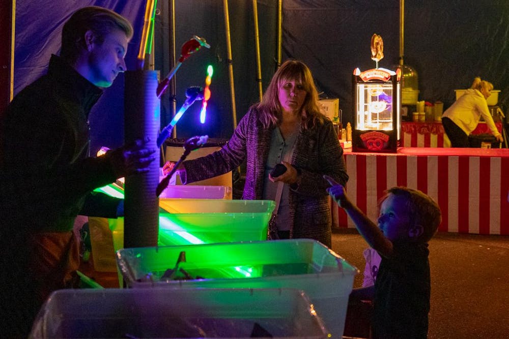 circus-at-the-fair-2023-xavier-martin-20231018-1073