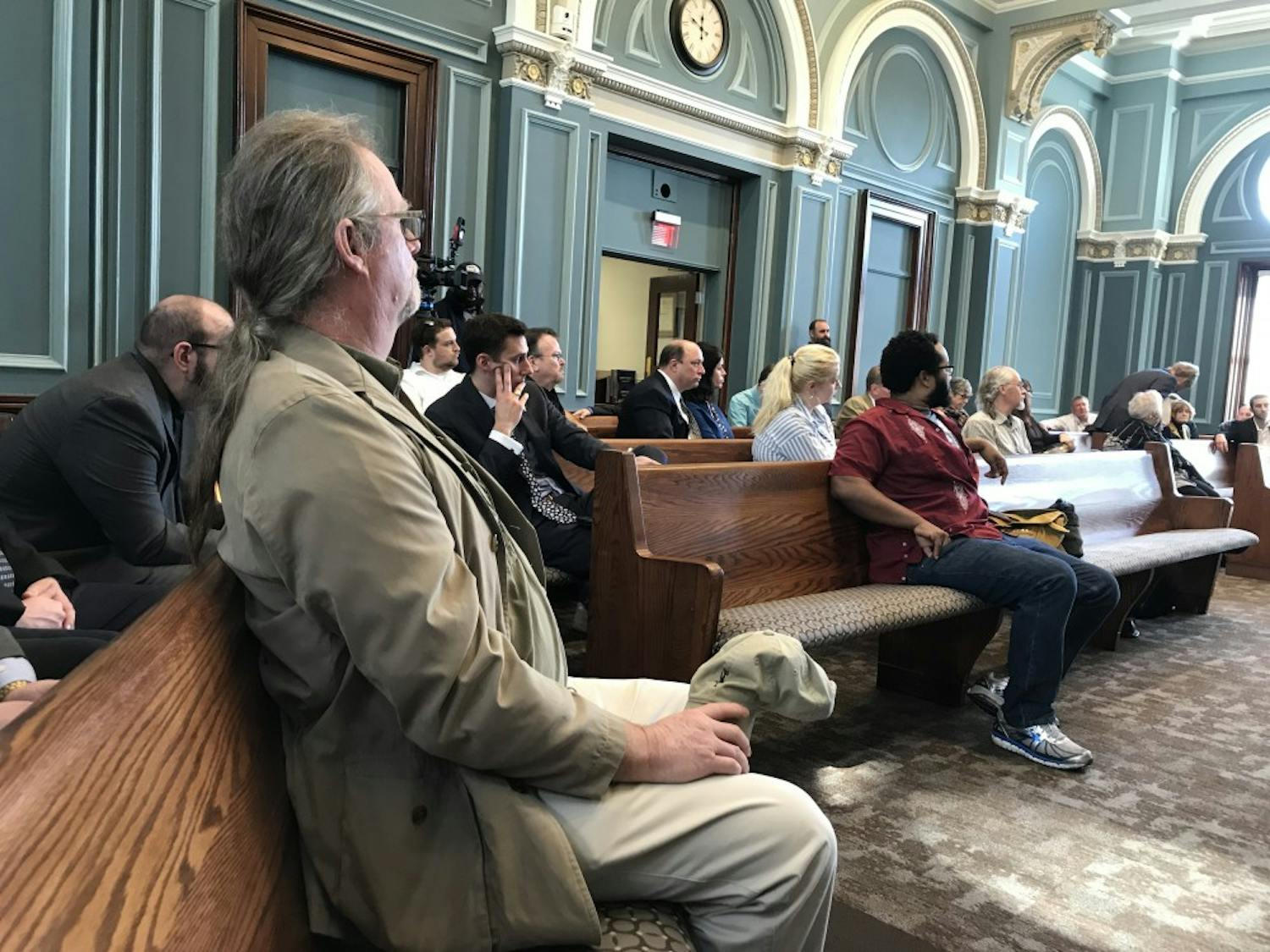 Columbia residents, leaders and bar owners attend a town hall about a proposed ordinance to close bars at 2 a.m. every night.