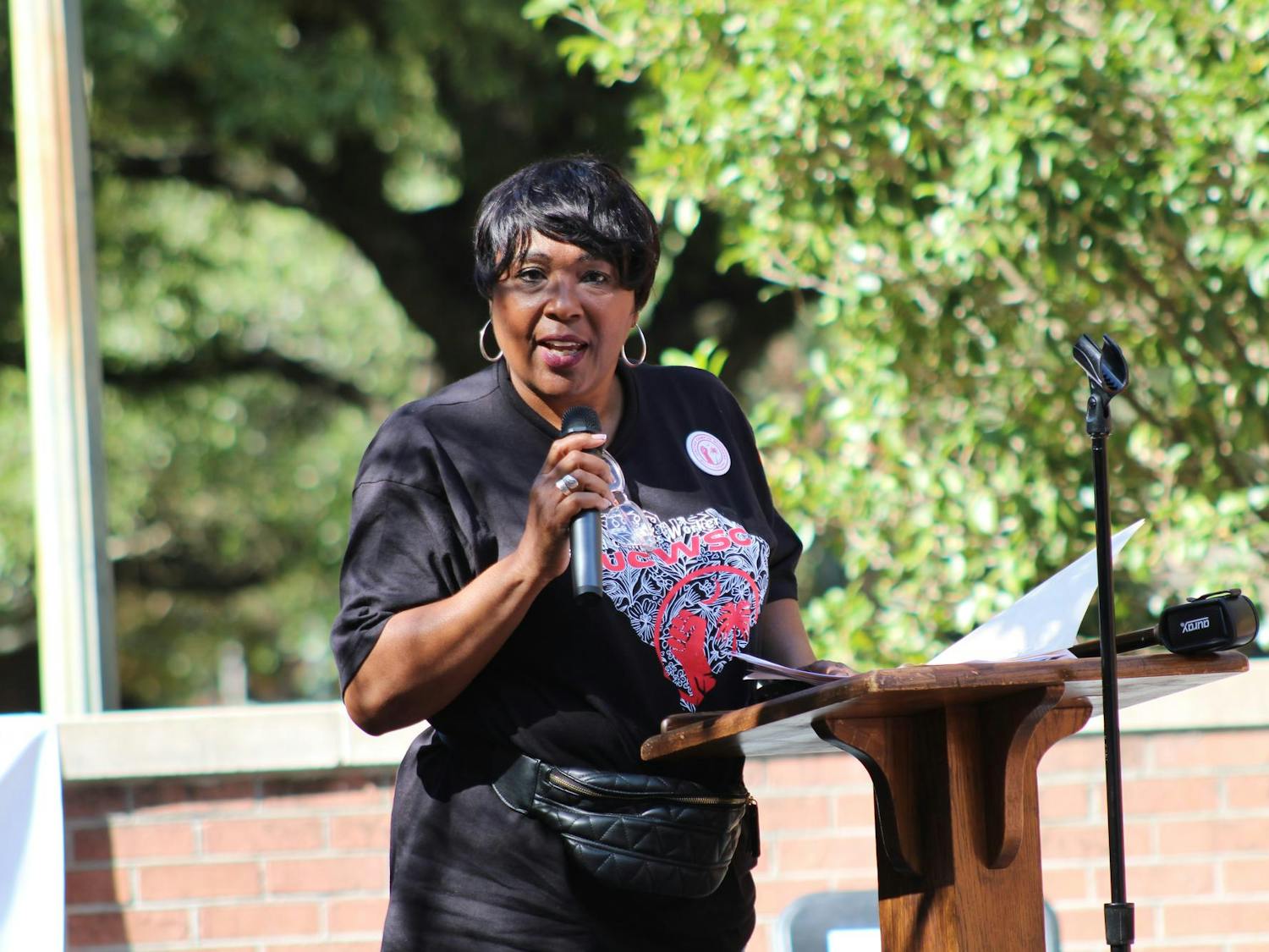 Bobbie Keitt, an employee of USC’s parking services, talks about raising wages for university workers on Oct. 26, 2023. The United Campus Workers union at USC spoke about fair wages in lieu of the union’s push for better wages across the university.