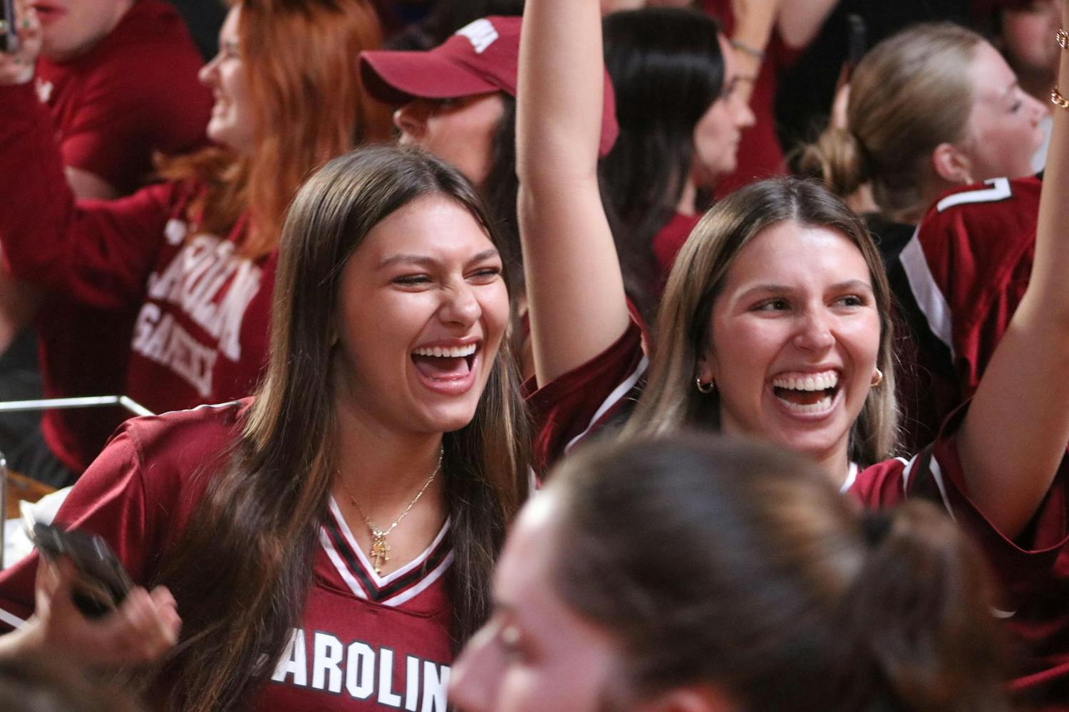 ɫɫƵ fans celebrate the Women’s National Championship win at Village Idiot Pizza in Five Points on April 7, 2024. The ɫɫƵs took home the first undefeated NCAA Women's basketball title win since UConn in 2016.