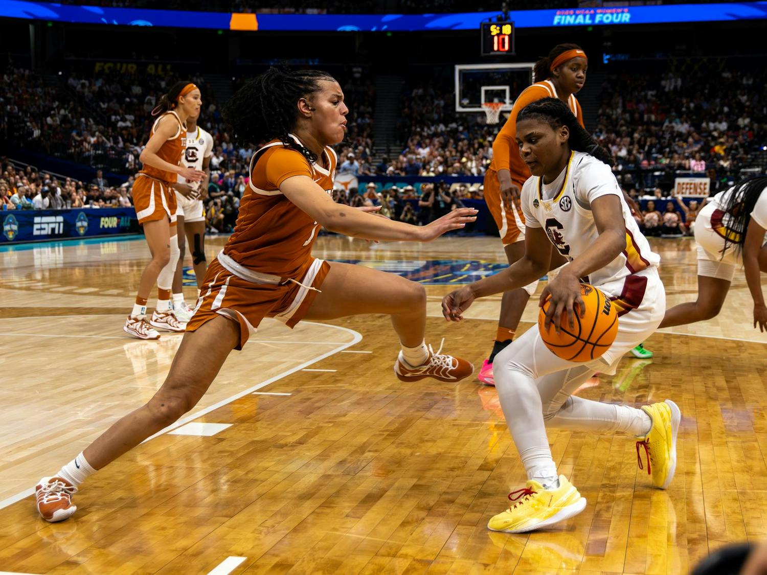 Sophomore guard MiLaysia Fulwiley dribbles the ball in front of a Texas defender on April 4, 2025 at Amalie Arena. The Gamecocks defeated the Longhorns 74-57 to secure its spot in the 2025 National Championship game.