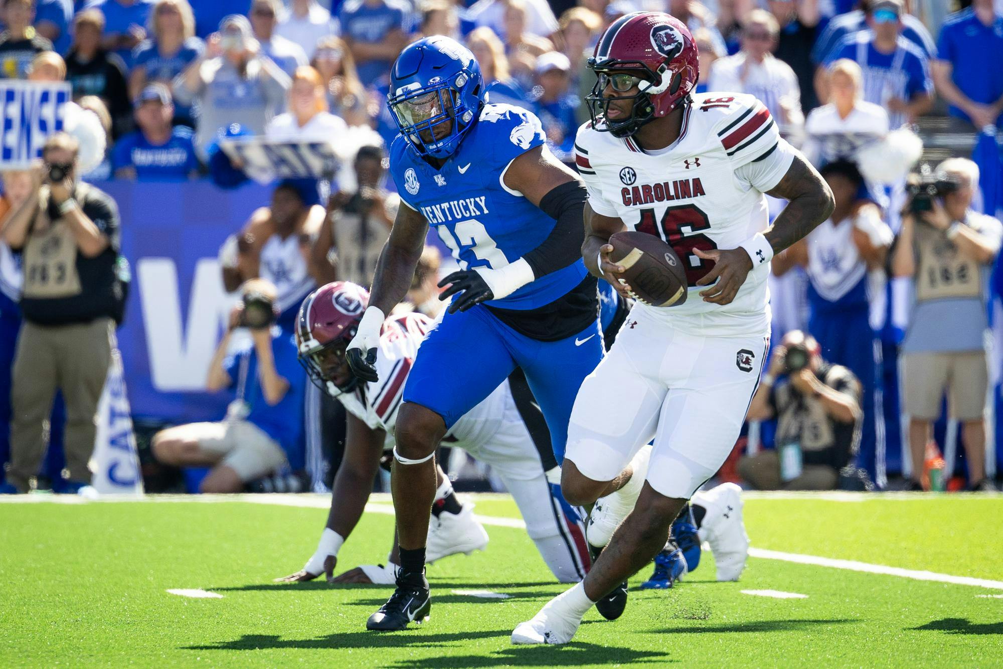 South Carolina quarterback LaNorris Sellers (16) scrambles with the ball during the Kentucky vs. South Carolina football game on Sept. 7, 2024, at Kroger Field in Lexington, Kentucky. Kentucky lost 31-6.