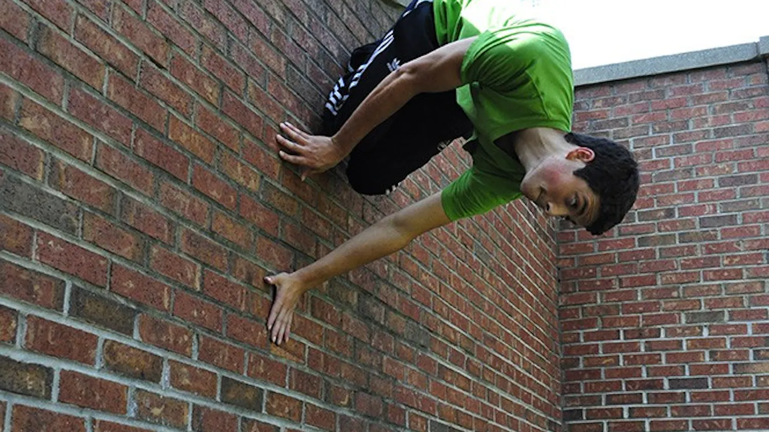 Holaus doing a wall spin