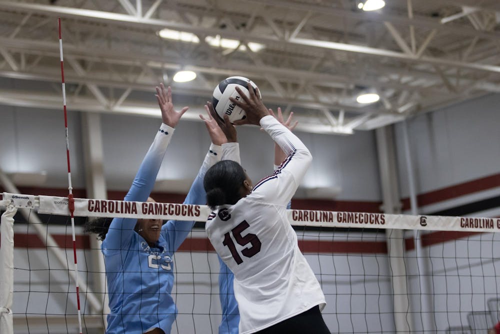 35-volleyball-ariyonphilpot-5-31