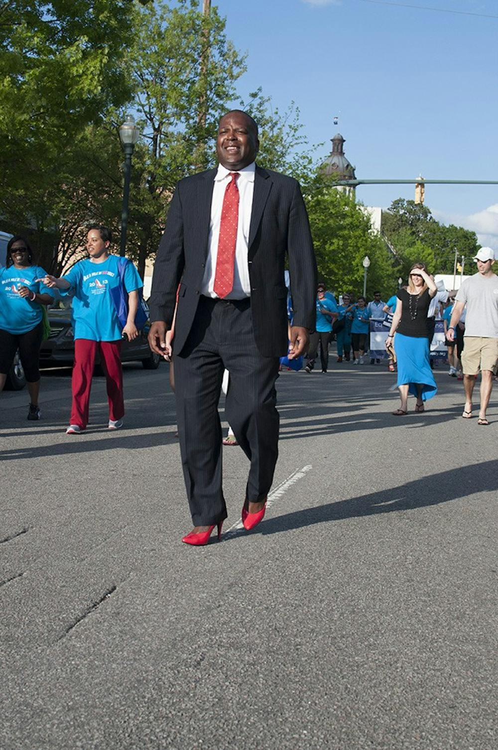 walkamileinhershoes_brianalmond_053