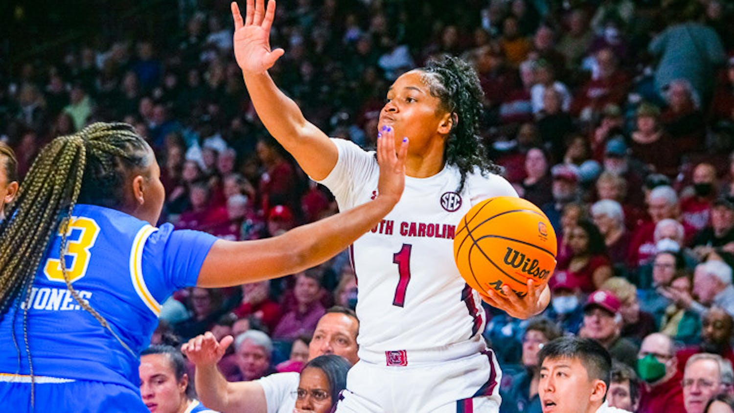 Senior guard Zia Cooke looks for an open teammate during the match-up against UCLA on Nov. 29, 2022. Cooke scored 12 points within the first 35 minutes of the game. The Gamecocks beat the Bruins 73-62.