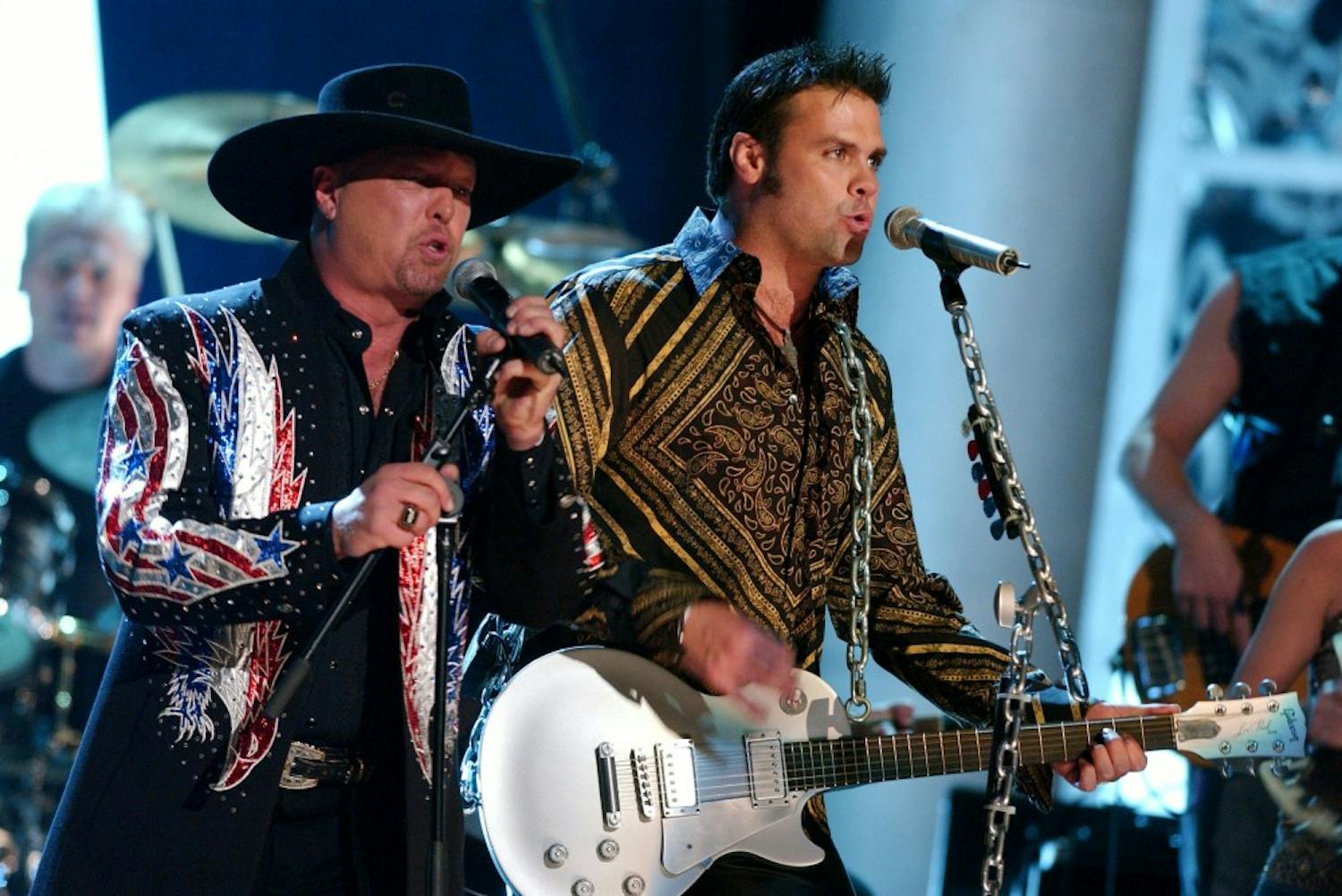KRT ENTERTAINMENT STAND ALONE PHOTO SLUGGED: COUNTRYMUSICAWARDS KRT PHOTOGRAPH BY NICOLAS KHAYAT/ABACA PRESS (November 10) Montgomery Gentry perform during the 38th annual Country Music Awards, held at the Grand Ole Opry in Nashville, Tennessee, on Tuesday, November 9, 2004. (lde) 2004