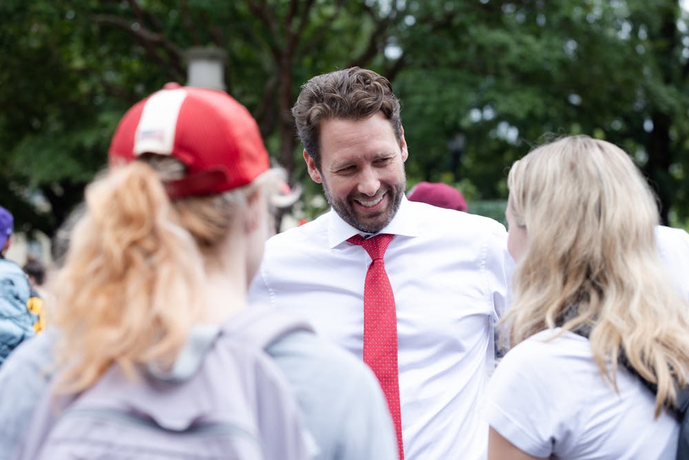 Joe Cunningham, the democratic candidate for governor speaks to students during the organization fair on Aug. 25, 2022. 