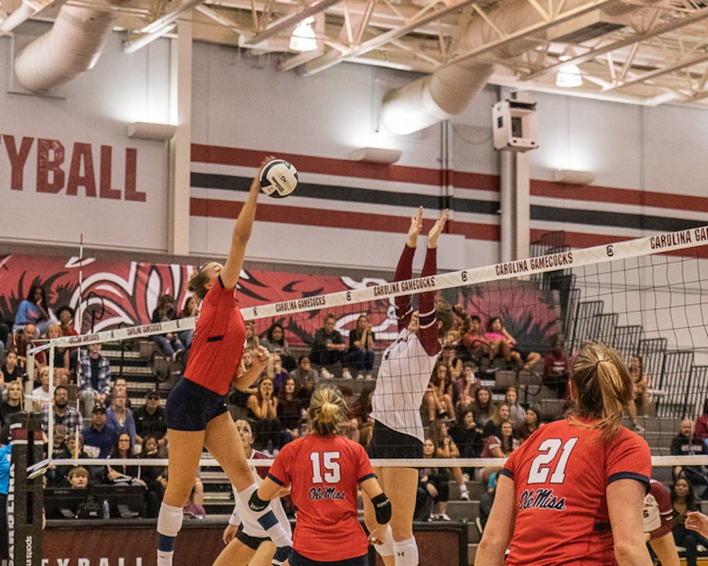 221105-xtm-usc-vs-ole-miss-volleyball-0456
