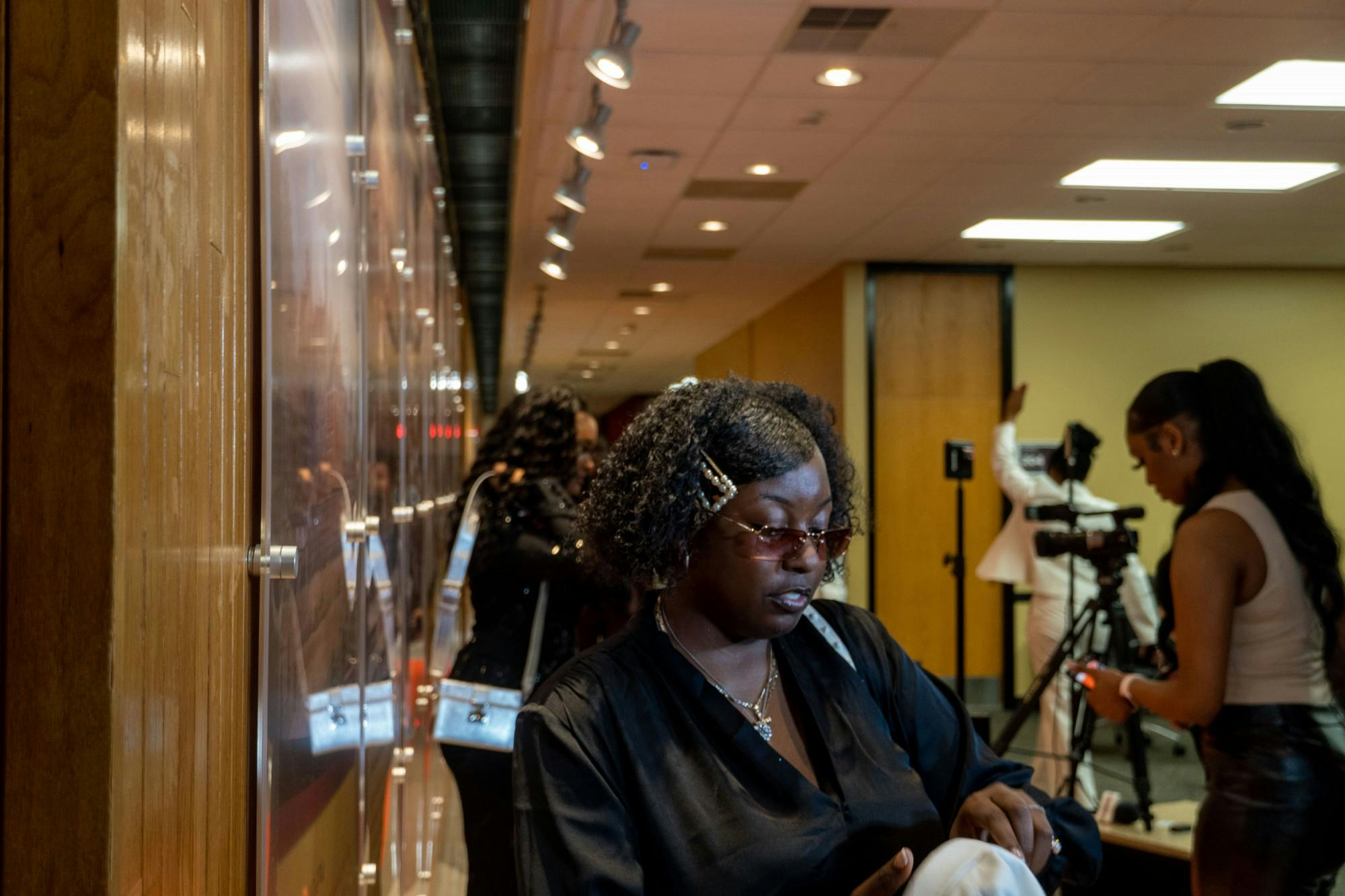 The Back II Black Gala attendees showed up to the red carpet in stylish ball-wear on Feb. 25, 2022. Back II Black saw students from walk down the red carpet posing for pictures and stopping for interviews by SGTV.