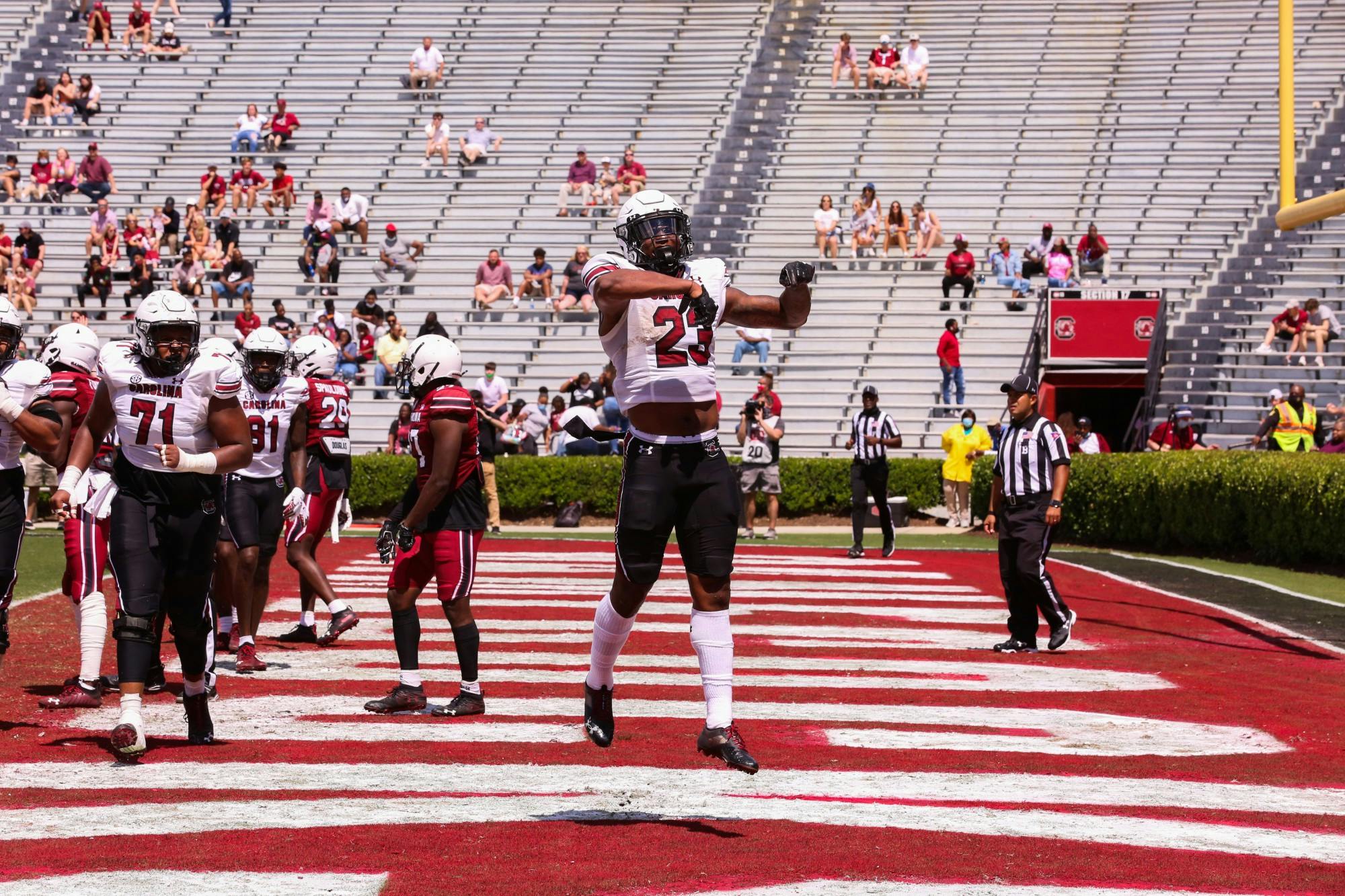 &nbsp;Sophomore tight end Jaheim Bell jumping within the endzone during the 2021 Spring Game.&nbsp;