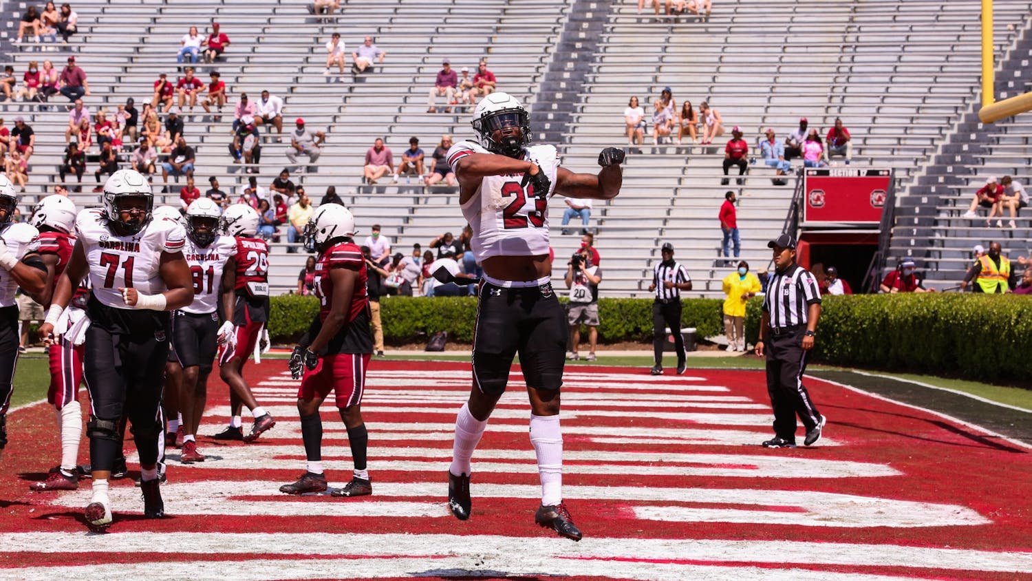  Sophomore tight end Jaheim Bell jumping within the endzone during the 2021 Spring Game. 
