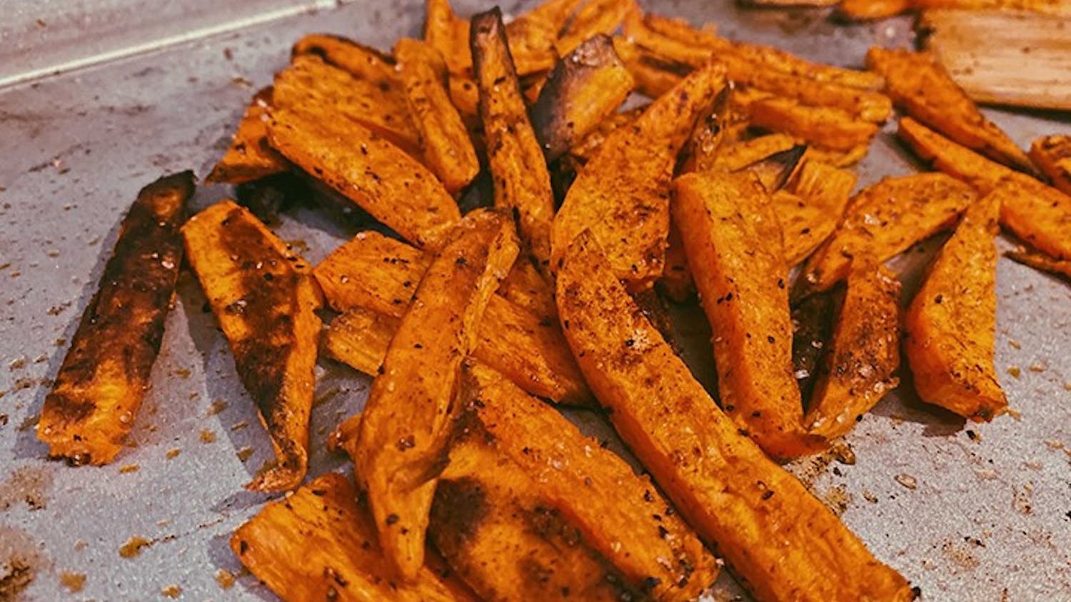 Garlic sweet potato fries are a healthy and easy alternative to regular fries.