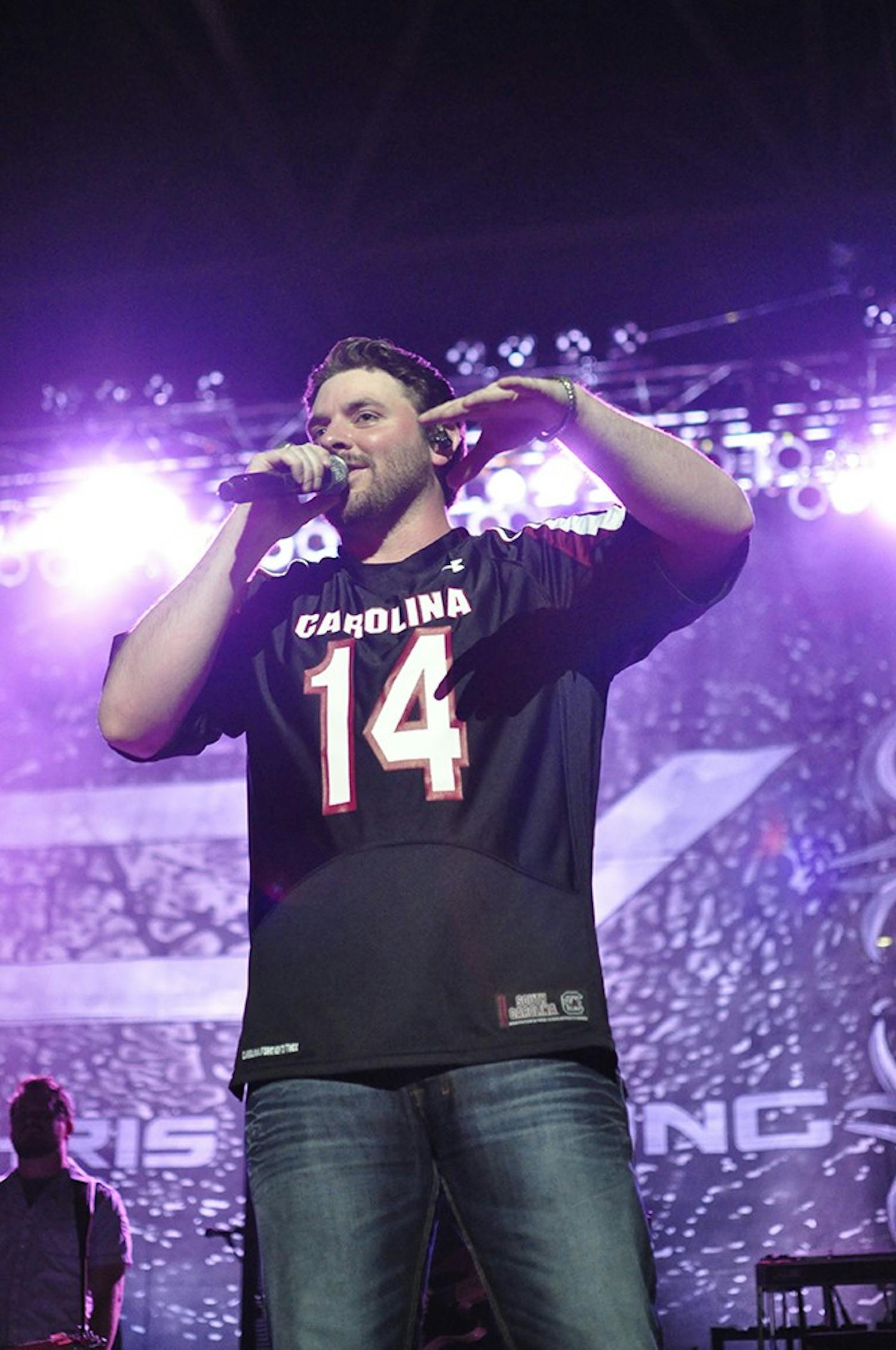 	Chris Young joked and talked with the crowd in between songs. 